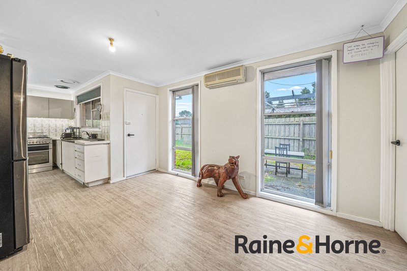 Photo - 61 Sladen Street, Cranbourne VIC 3977 - Image 5