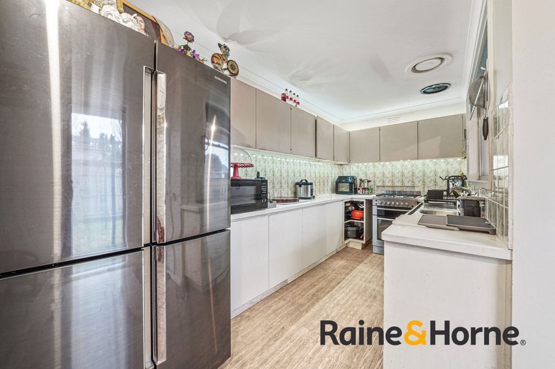 Photo - 61 Sladen Street, Cranbourne VIC 3977 - Image 7