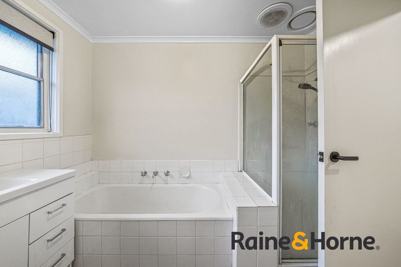 Photo - 61 Sladen Street, Cranbourne VIC 3977 - Image 10