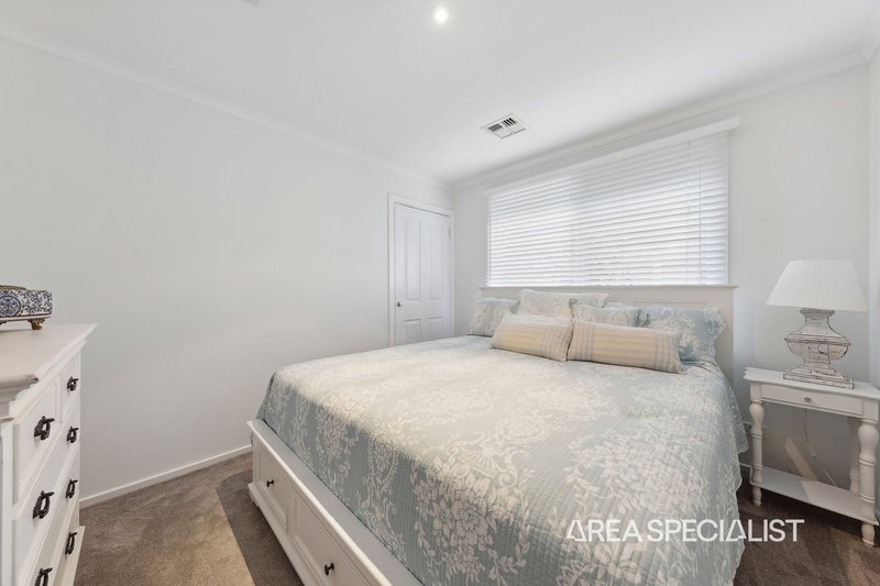 Photo - 61 Smethurst Avenue, Pakenham VIC 3810 - Image 12