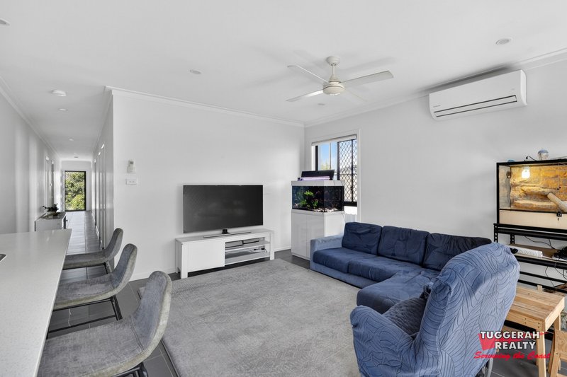 Photo - 61 Sorrento Way, Hamlyn Terrace NSW 2259 - Image 9