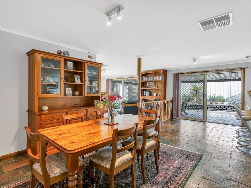 Photo - 61 Spriggs Road, Onkaparinga Hills SA 5163 - Image 12