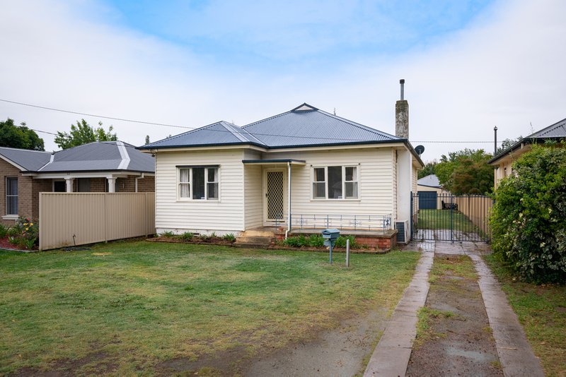 Photo - 61 Stanley Street, Bathurst NSW 2795 - Image 3