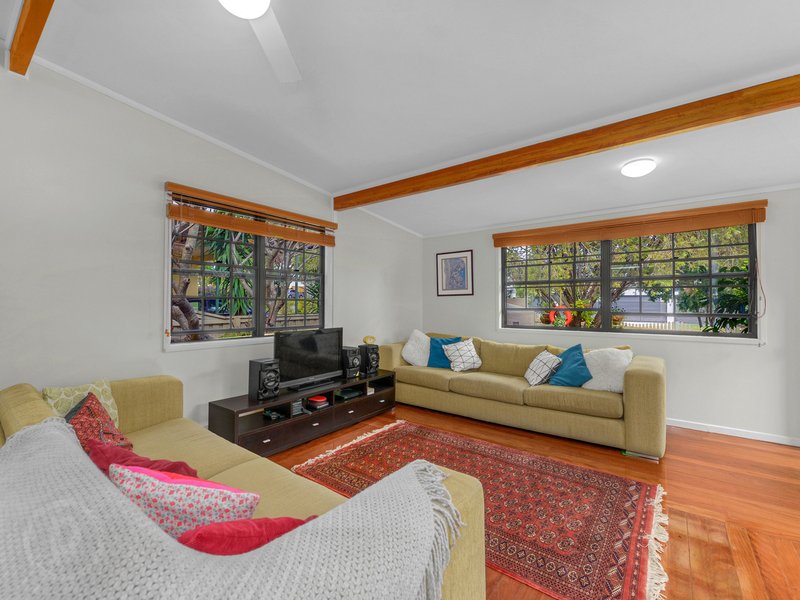 Photo - 61 Sunbury Street, Geebung QLD 4034 - Image 2