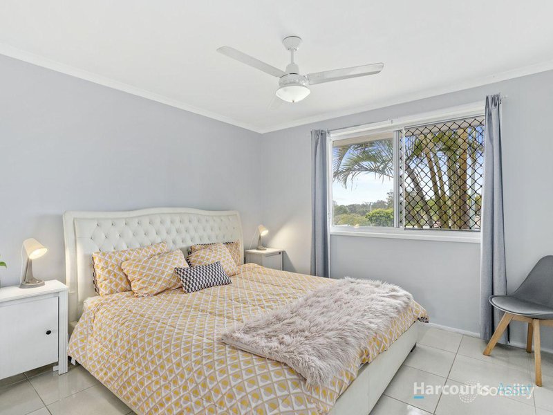 Photo - 61 Sunscape Drive, Eagleby QLD 4207 - Image 3