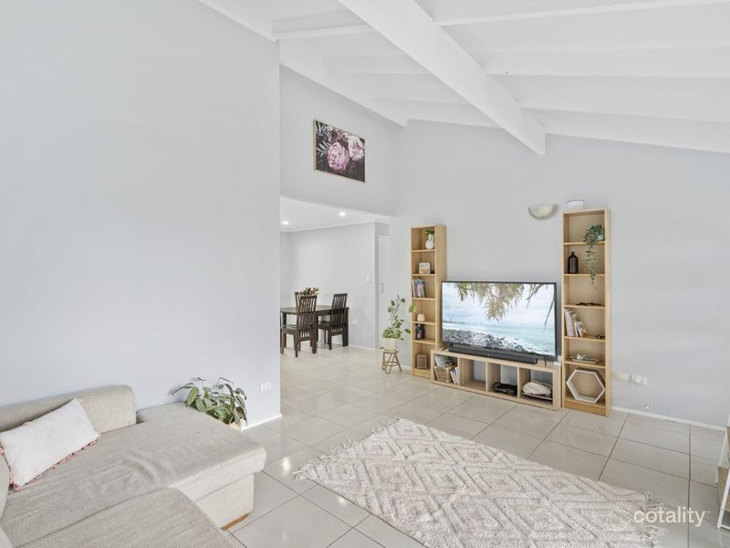Photo - 61 Sunscape Drive, Eagleby QLD 4207 - Image 5