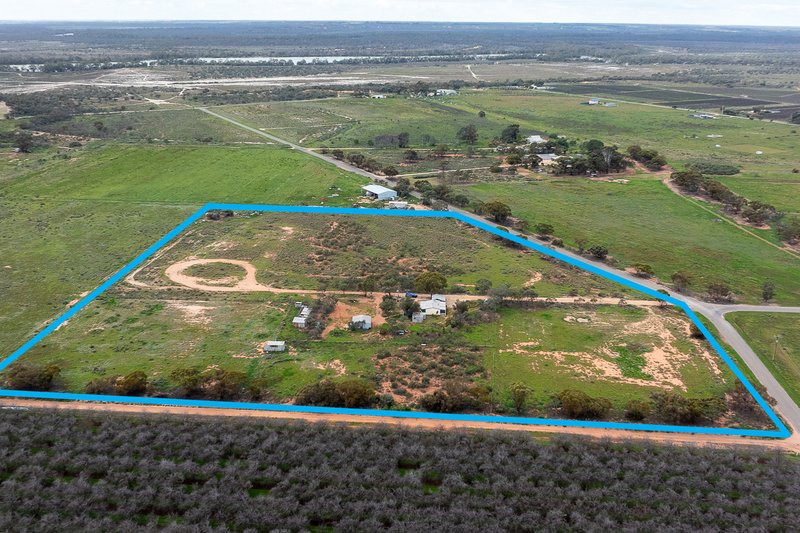 Photo - 61 Swan Street, Renmark SA 5341 - Image 15