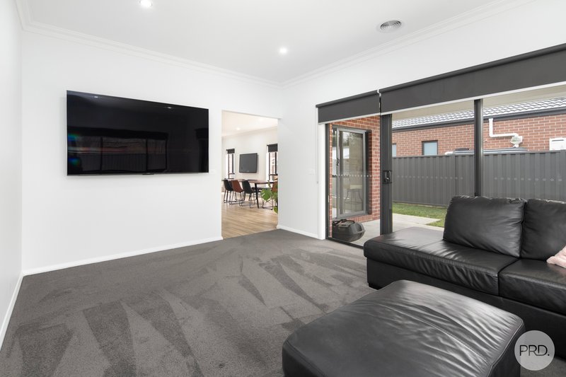 Photo - 61 Sydney Way, Alfredton VIC 3350 - Image 6