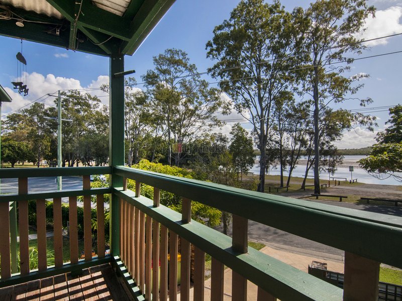 Photo - 61 The Esplanade, Coombabah QLD 4216 - Image 5