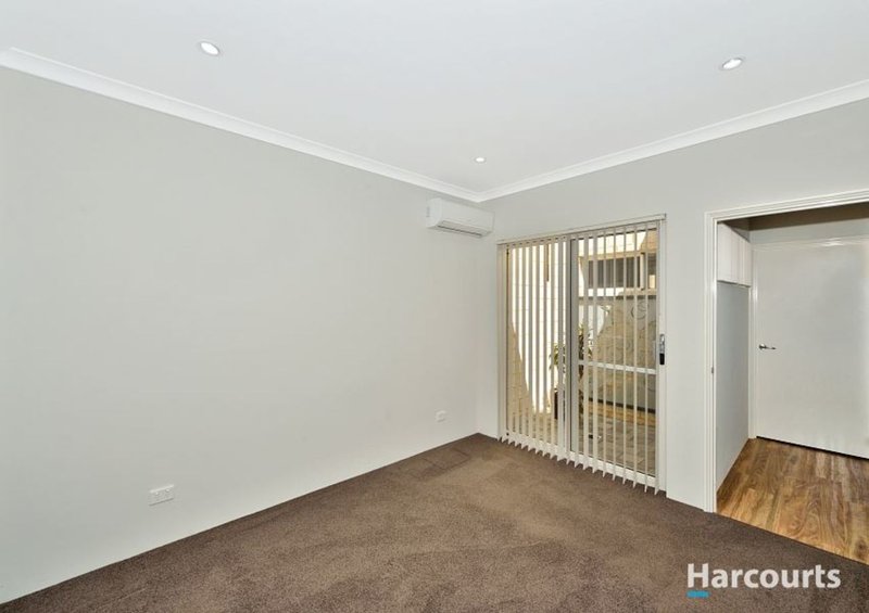 Photo - 61 Thornbill Crescent, Coodanup WA 6210 - Image 9