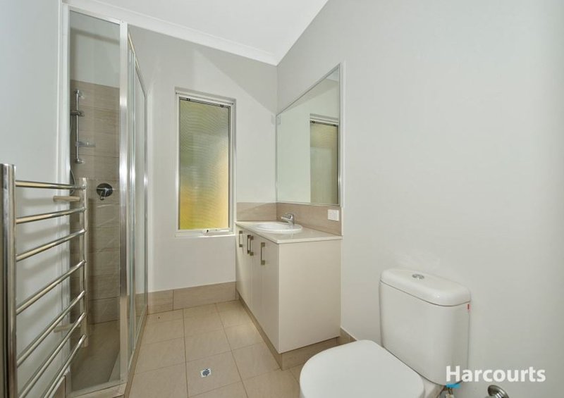 Photo - 61 Thornbill Crescent, Coodanup WA 6210 - Image 10