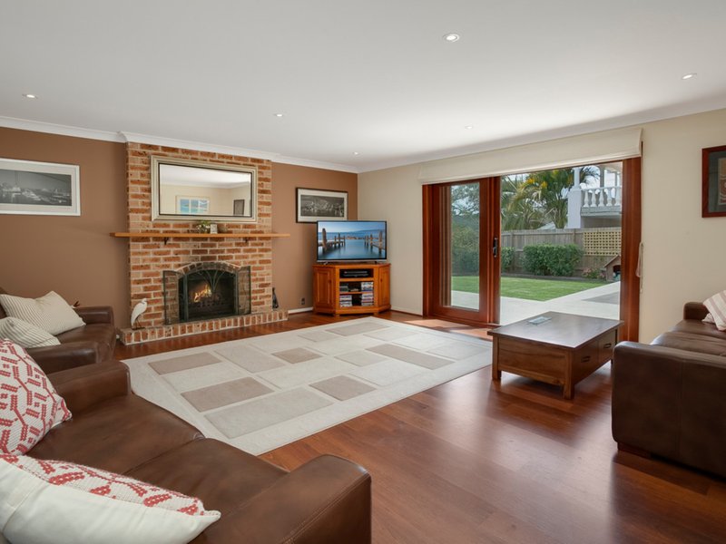 Photo - 61 Vineyard Street, Mona Vale NSW 2103 - Image 2