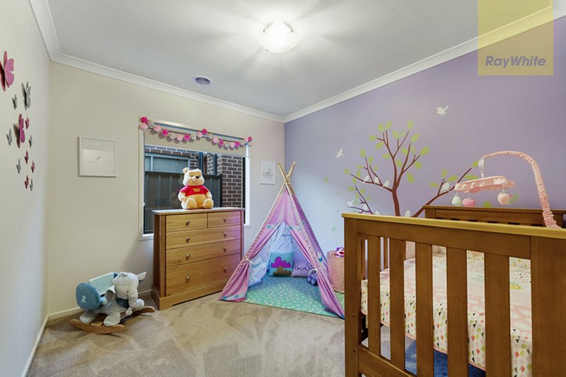 Photo - 61 Wattletree Street, Craigieburn VIC 3064 - Image 10