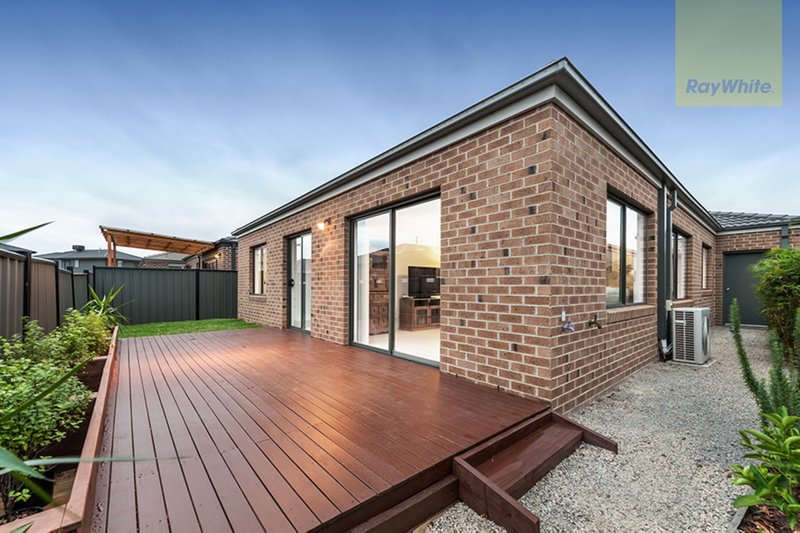 Photo - 61 Wattletree Street, Craigieburn VIC 3064 - Image 13