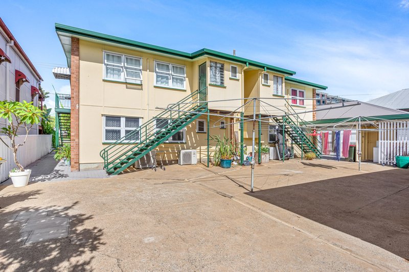 Photo - 61 West Street, The Range QLD 4700 - Image 3