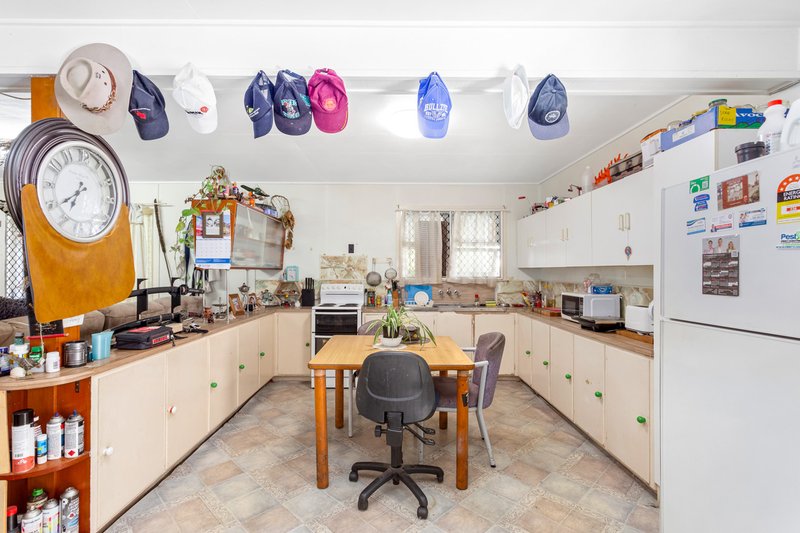 Photo - 61 West Street, The Range QLD 4700 - Image 9