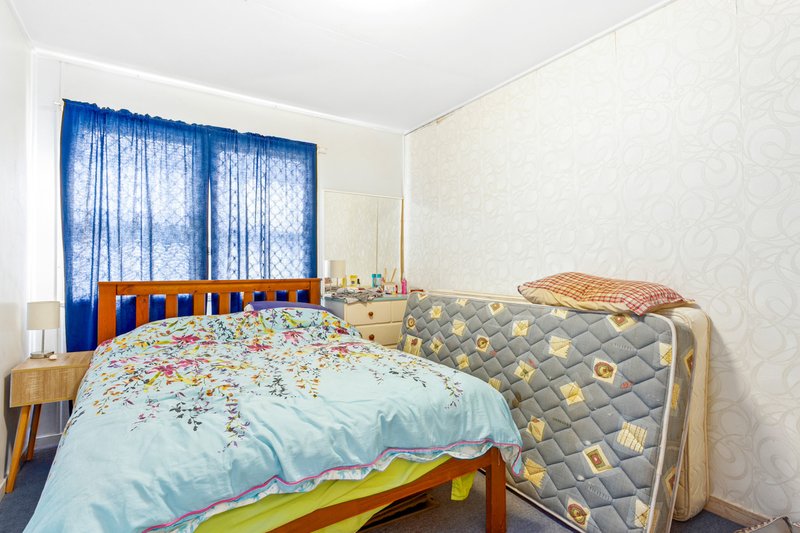 Photo - 61 West Street, The Range QLD 4700 - Image 11