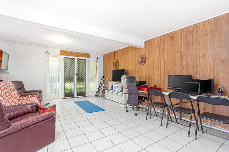 Photo - 61 West Street, The Range QLD 4700 - Image 14