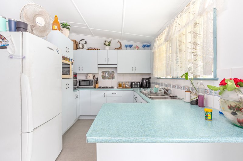 Photo - 61 West Street, The Range QLD 4700 - Image 17