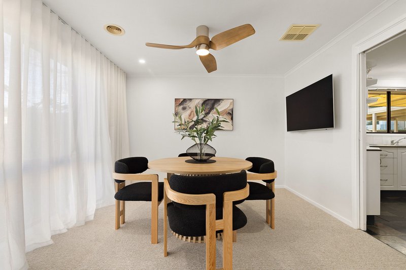 Photo - 61 Wheatley Street, Gowrie ACT 2904 - Image 5