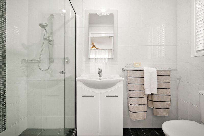 Photo - 61 Wheatley Street, Gowrie ACT 2904 - Image 11