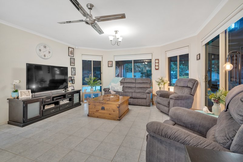 Photo - 61 Willmott Drive, Craigieburn VIC 3064 - Image 12