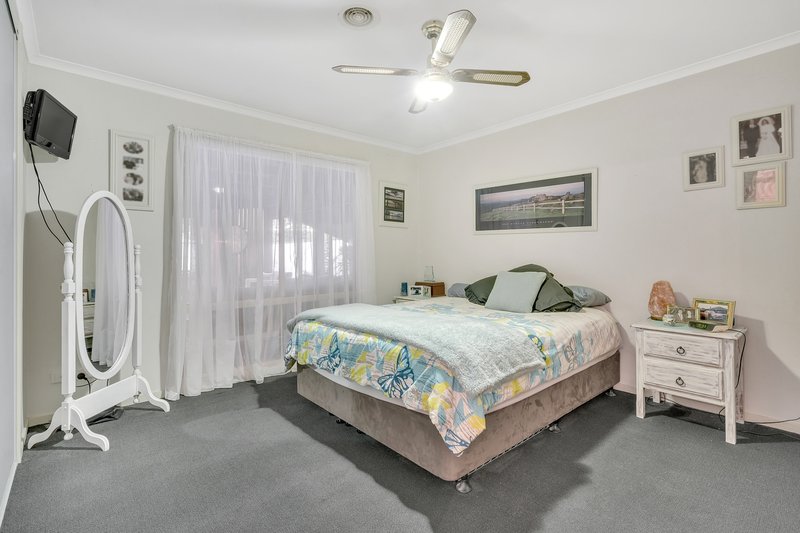 Photo - 61 Willmott Drive, Craigieburn VIC 3064 - Image 13