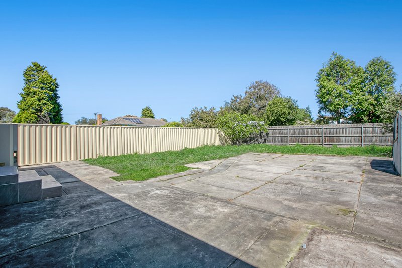 Photo - 61 Winter Crescent, Reservoir VIC 3073 - Image 8