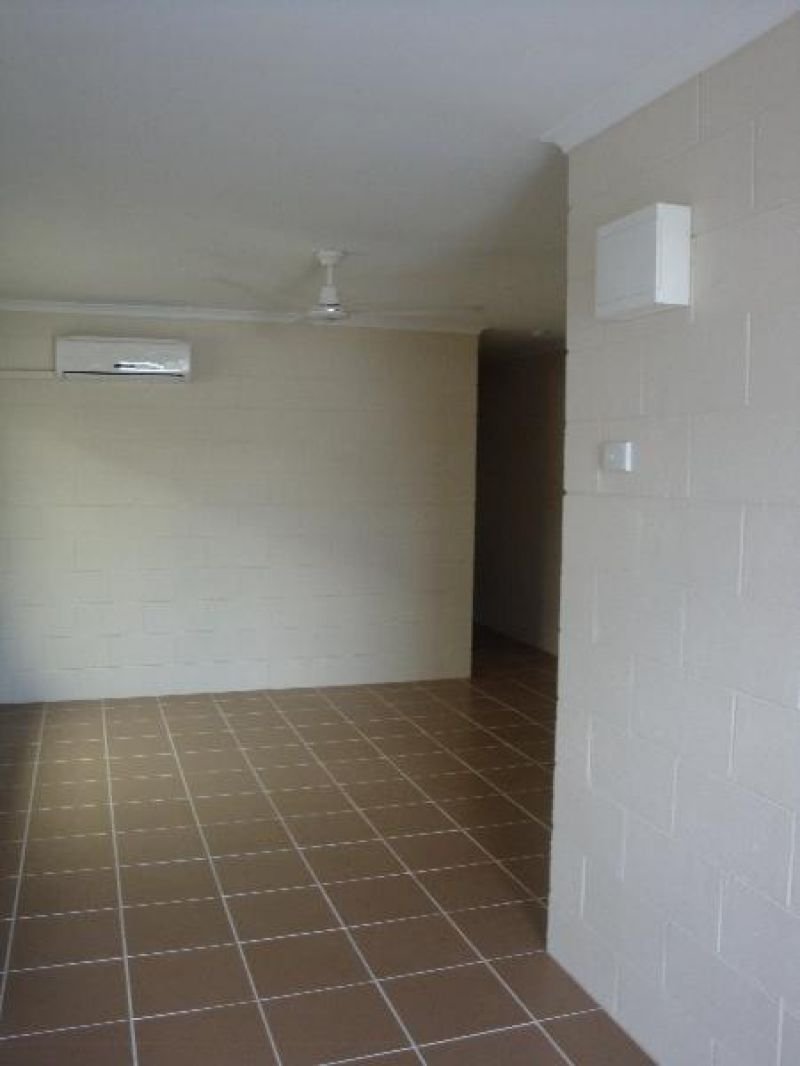 Photo - 6/10 Curtin St , Westcourt QLD 4870 - Image 5