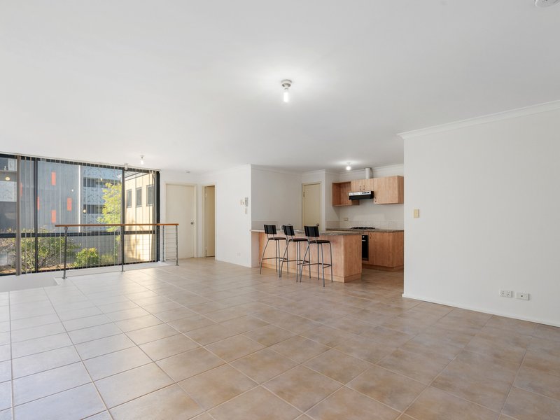 Photo - 6/10 Fletcher Street, Cannington WA 6107 - Image 3