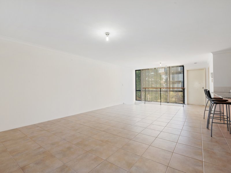 Photo - 6/10 Fletcher Street, Cannington WA 6107 - Image 4