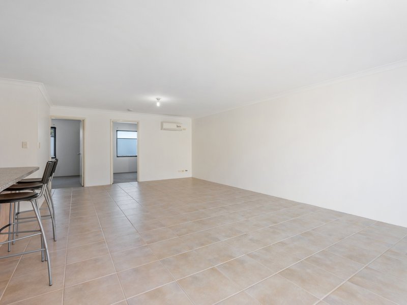 Photo - 6/10 Fletcher Street, Cannington WA 6107 - Image 5