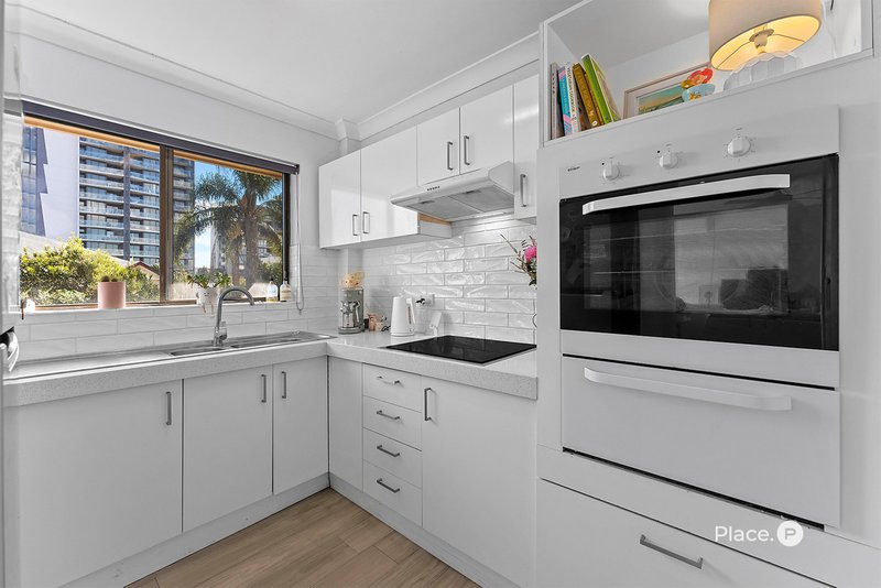 Photo - 6/10 Mansfield Street, Coorparoo QLD 4151 - Image 2