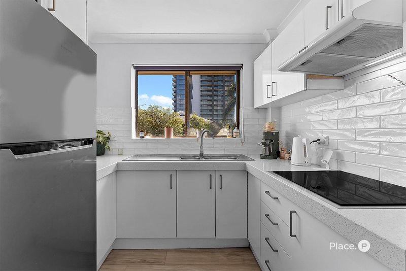 Photo - 6/10 Mansfield Street, Coorparoo QLD 4151 - Image 3