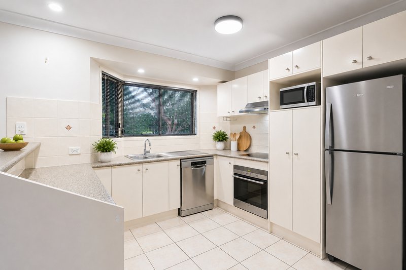 Photo - 6/10 Mawson Place, Forest Lake QLD 4078 - Image 5
