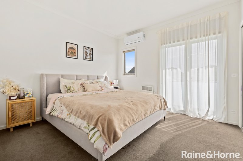 Photo - 6/10 Murchison Drive, Roxburgh Park VIC 3064 - Image 7