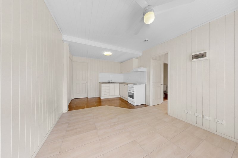 Photo - 6/10 Pear Street, Greenslopes QLD 4120 - Image 3