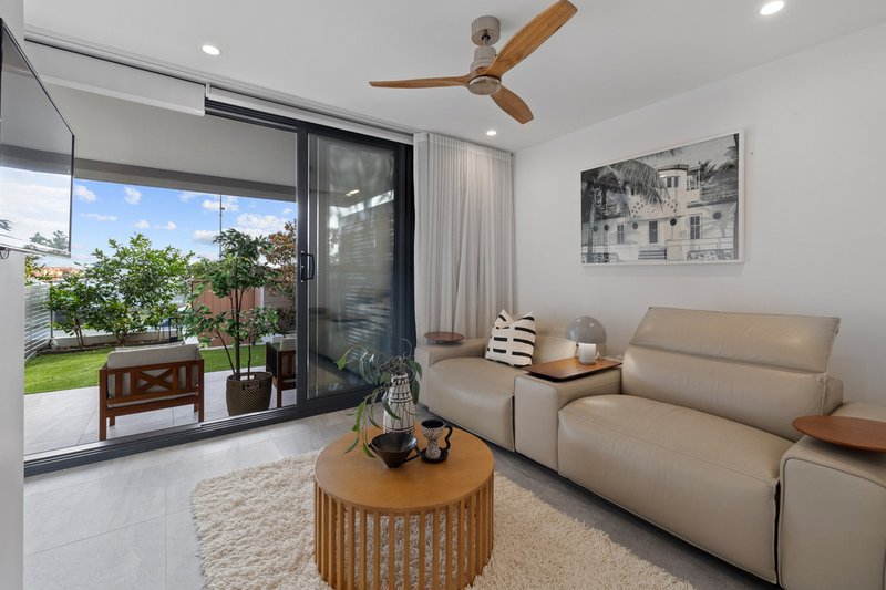 Photo - 6/100 Dorsal Drive, Birkdale QLD 4159 - Image 9