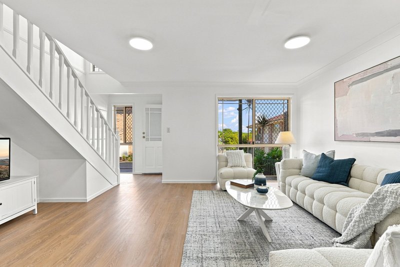 Photo - 6/101-103 Whiting Street, Labrador QLD 4215 - Image 5
