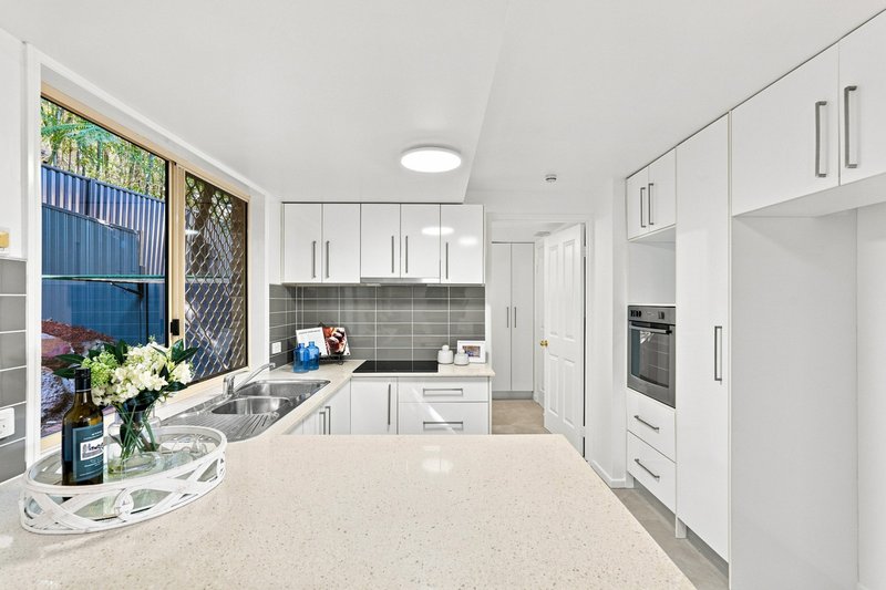 Photo - 6/101-103 Whiting Street, Labrador QLD 4215 - Image 6