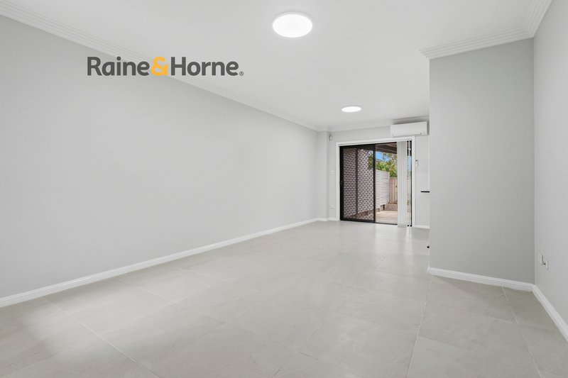 Photo - 6/102 Flowerdale Road, Liverpool NSW 2170 - Image 9