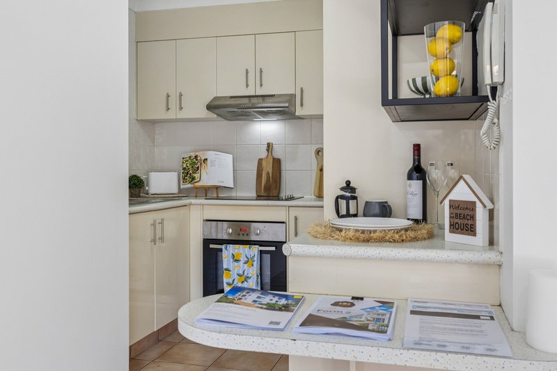 Photo - 6/103-105 Frank Street, Labrador QLD 4215 - Image 1