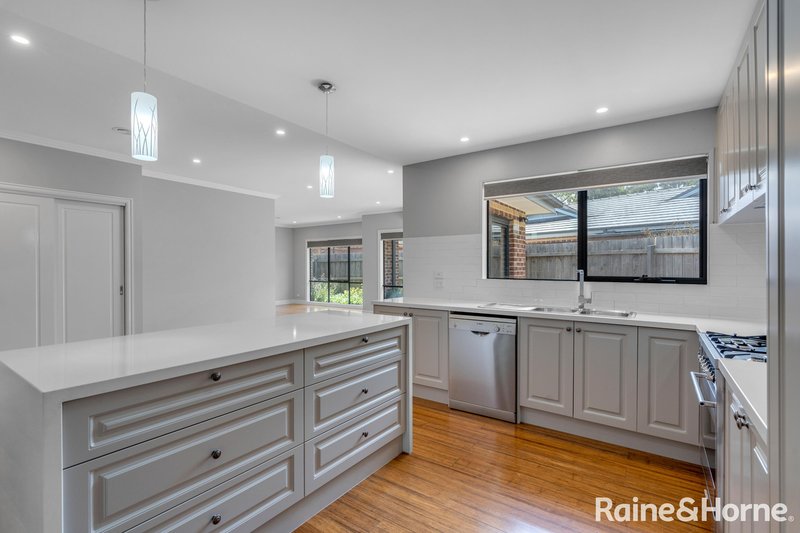 Photo - 6/104 Station Road, Gisborne VIC 3437 - Image 4