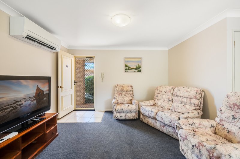Photo - 6/105 South Street, Rangeville QLD 4350 - Image 2