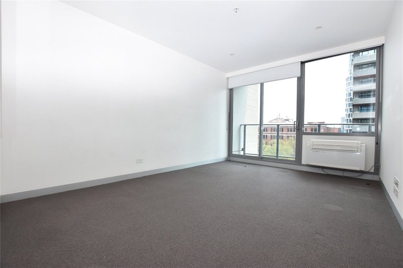 Photo - 610/53 Batman Street, West Melbourne VIC 3003 - Image 2