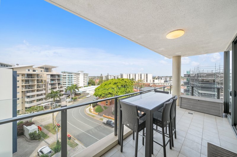 Photo - 610/99 Marine Parade, Redcliffe QLD 4020 - Image 10