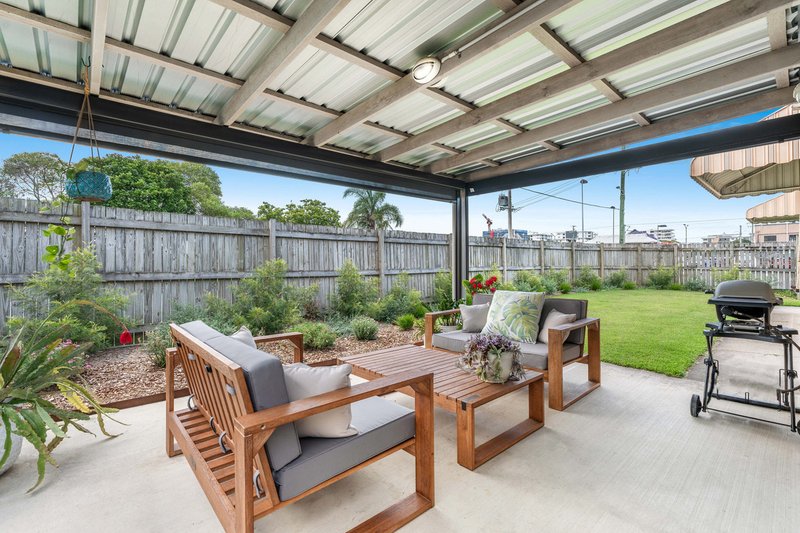 Photo - 6/11 Andrew Street, Wynnum QLD 4178 - Image 5