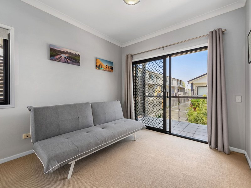 Photo - 6/11 Cardross Street, Yeronga QLD 4104 - Image 11