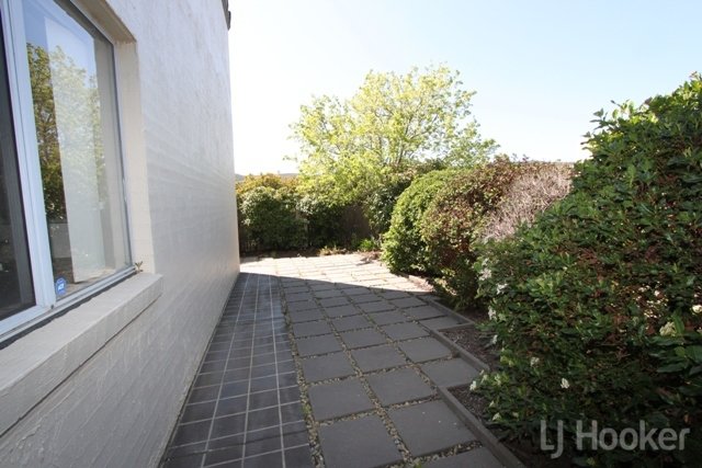 Photo - 6/11 Doeberl Place, Queanbeyan NSW 2620 - Image 4