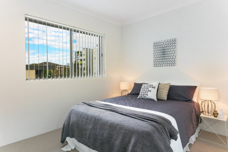 Photo - 6/11 Edgeworth David Avenue, Hornsby NSW 2077 - Image 3